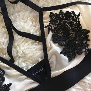 BLACK LACE LINGERIE BRA PETITE
